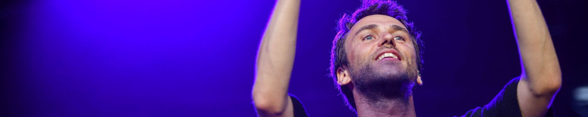 Clueso auf der BÜRGER Freilichtbühne 2024 bei seinem Auftritt